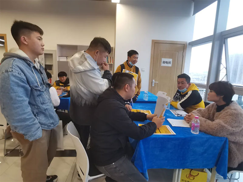 ����ɭУ�@��Ƹ��