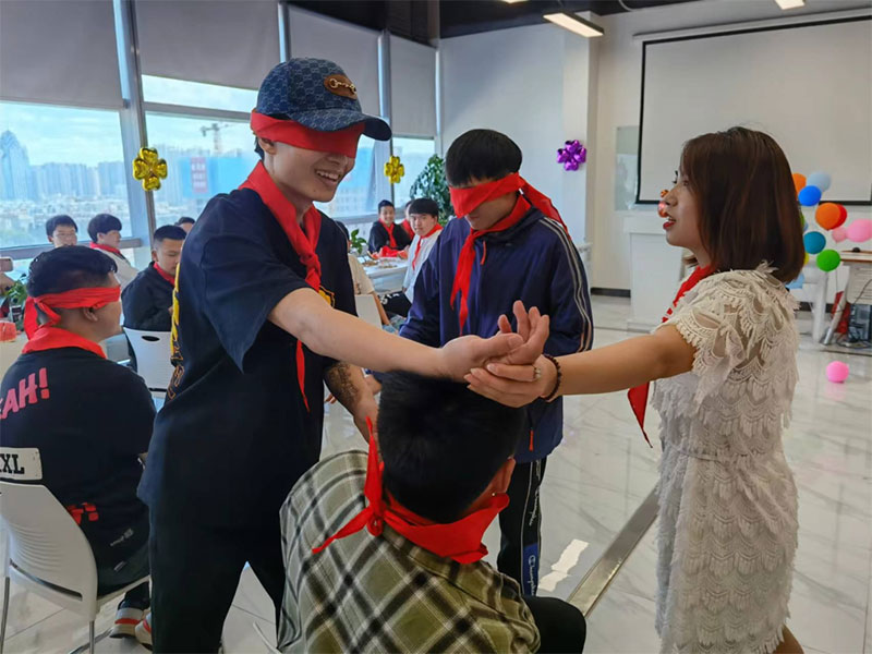 ��һ�������ɭ�^�c����ͬ�ă�ͯ����