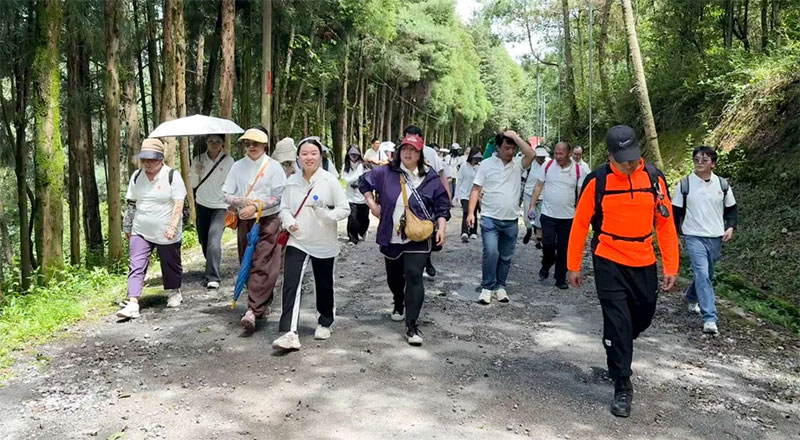 愛因森教育舉行26周年慶團建活動 愛因森教育舉行26周年慶團建活動